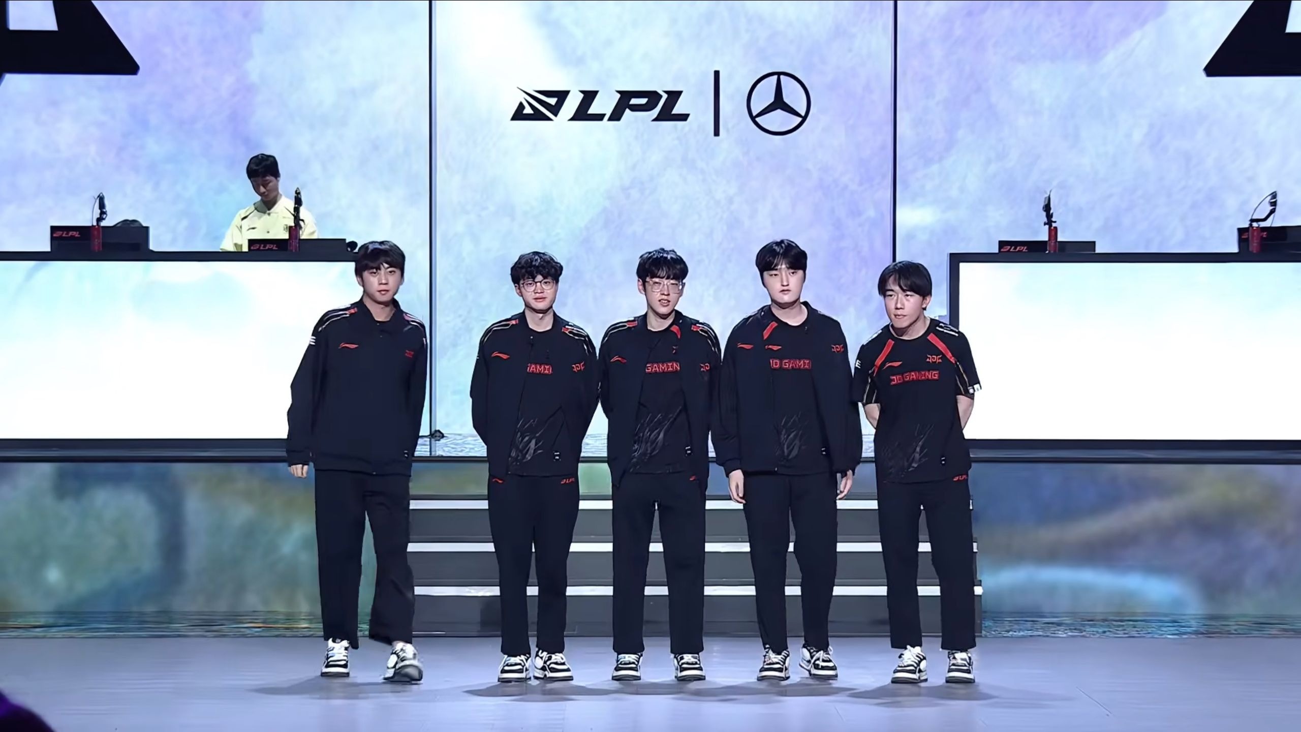 TSM血洗JDG，Kanavi线上压制力十足宿敌对决入围赛，锁定晋级资格